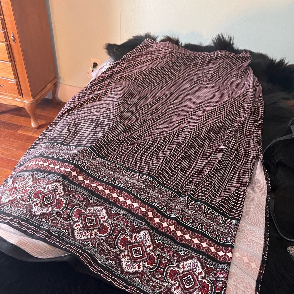Long skirt with side slit